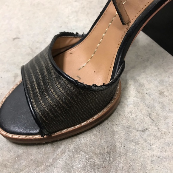 Dolce Vita Black/Gold Heels - Picture 2 of 6